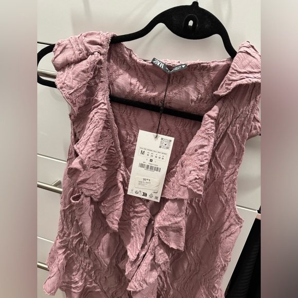 Zara sleeveless blouse.  Still with tags, 2024. - Picture 2 of 3